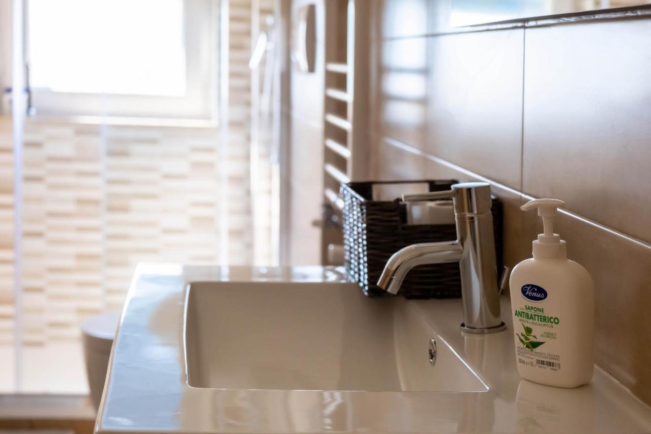 Fix You Apartment Fco Фиумичино Екстериор снимка